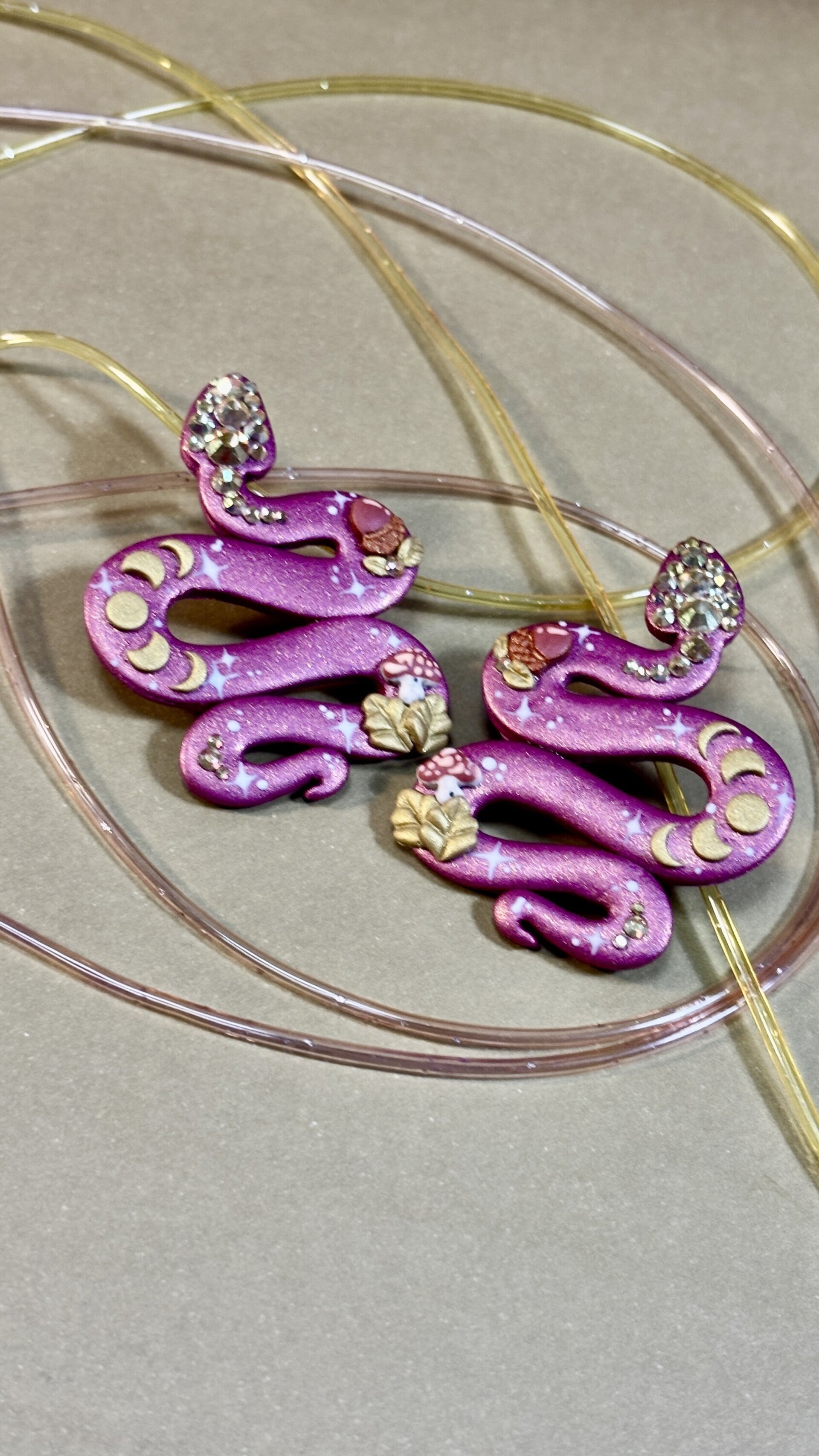 Serpientes Mistikas pendientes - 3