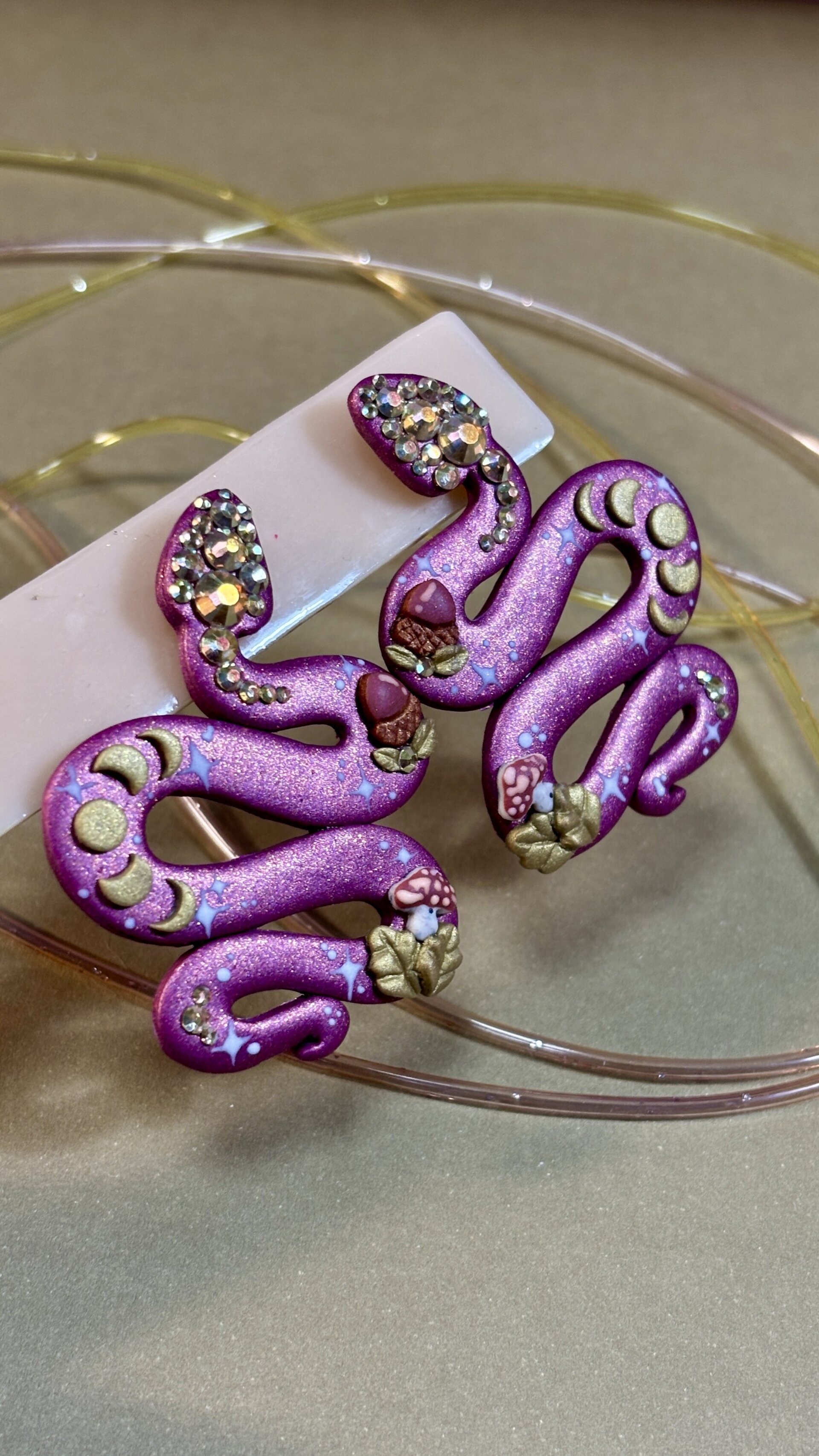 Serpientes Mistikas pendientes - 1